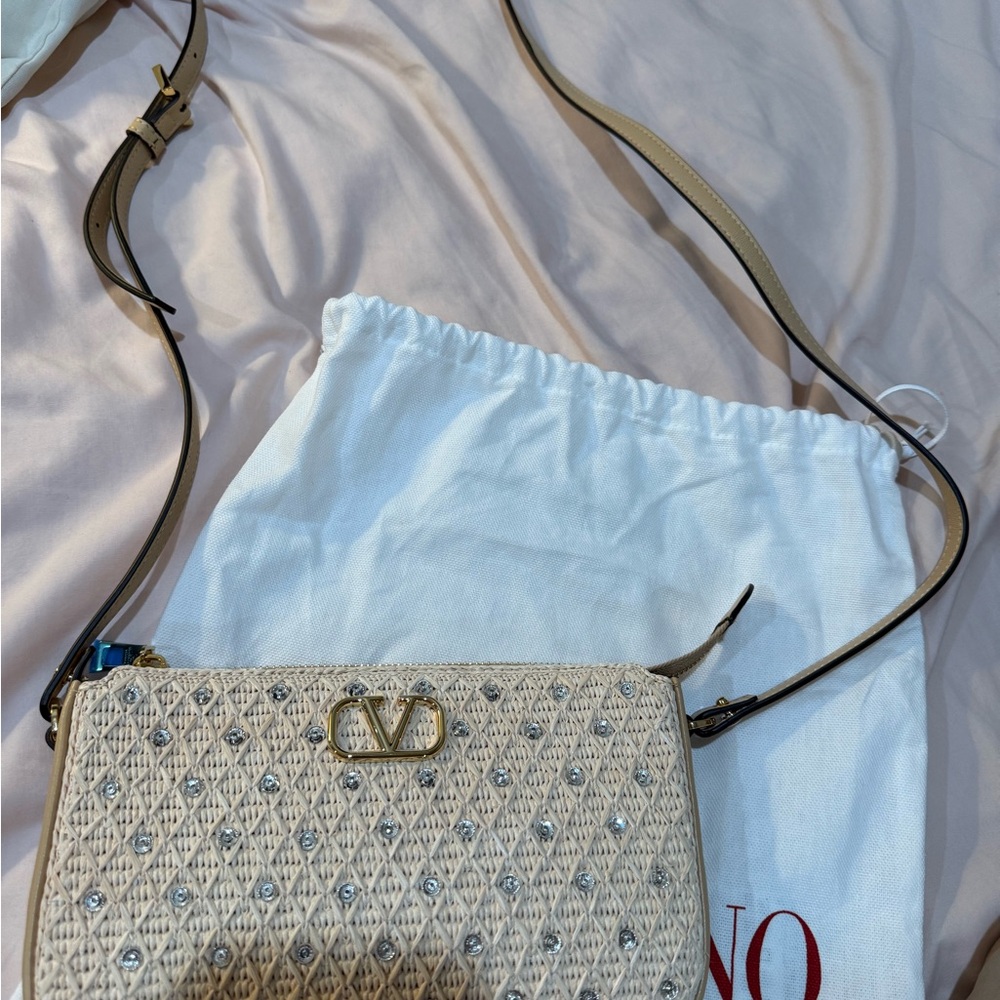 Valentino Beige Crossbody Bag Vlogo embellished faux raffia - Picture 9 of 16